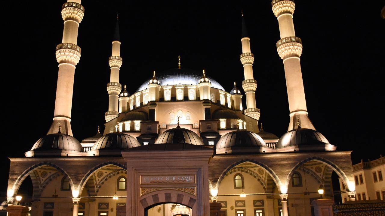 Regaip Kandili Yarın Kutlanacak!