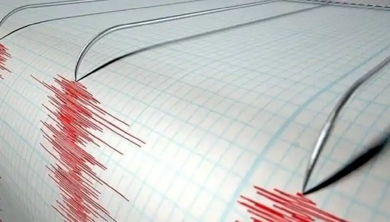 Sındırgı'da Peş Peşe Gelen Depremler Halkı Tedirgin Ediyor