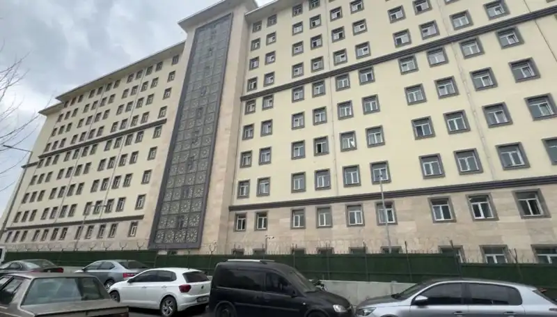 Kız Öğrenci Yurdunda Şok Edici Olay: Takip ve Arama Skandalı