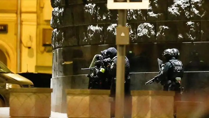 Rusya’da Şok Eden Silahlı Saldırı: Çatıdan Rastgele Ateş Açtı