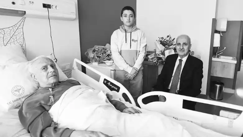 AK Parti'nin Kurucularından Burhan Abiş Hayatını Kaybetti