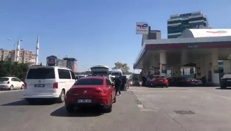 Deprem Sonrası Akaryakıt İstasyonlarında Uzun Kuyruklar ve Ekonomik Etkileri
