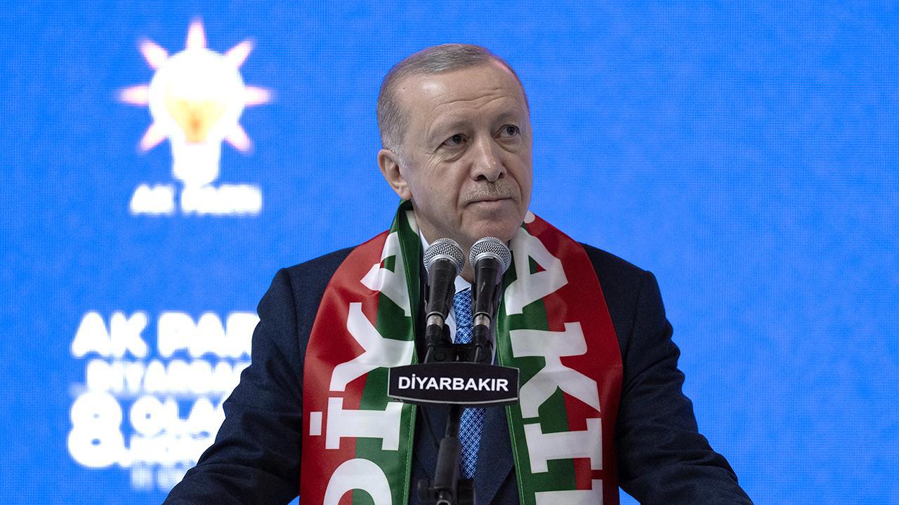 Erdoğan, Vatanın Bütünlüğü İçin Çıyanlara Karşı Çıkıyor