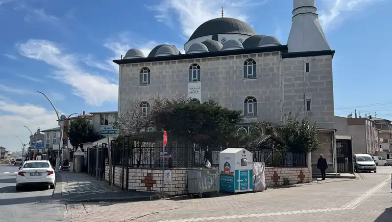 Cami Tuvaletinde Bulunan Tuhaf Durumda Genç Adamın Sırrı Ne Olabilir?