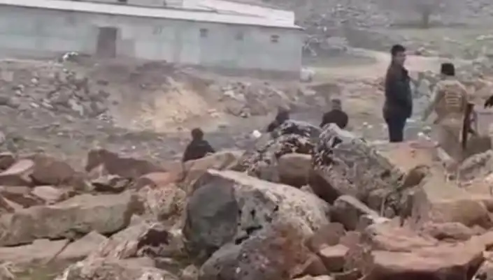 Diyarbakır'da Taşlı ve Silahlı Kavga: 3 Ölü, Çok Sayıda Yaralı