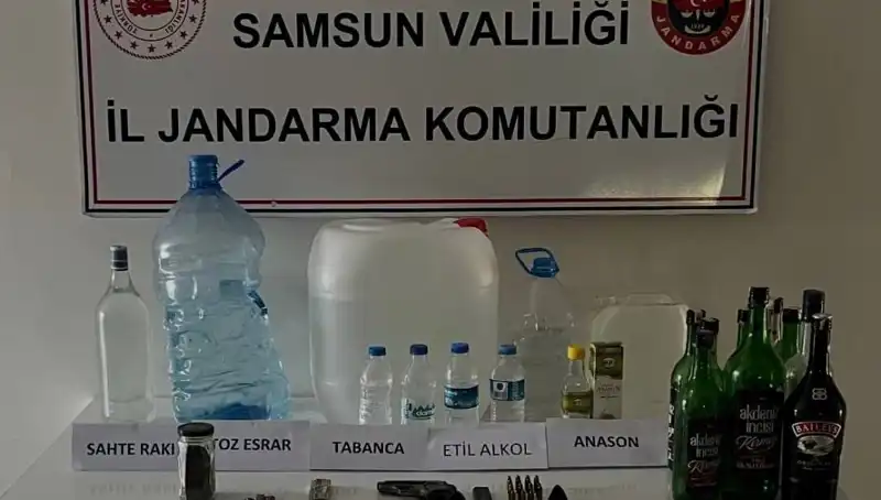 Samsun'da Sahte İçki Operasyonunda Litrelerce Kaçak İçecek Ele Geçirildi