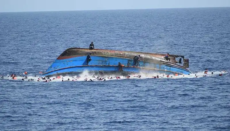 Filipinler'de Gemi Faciası: 4 Kişi Hayatını Kaybetti, 7 Kayıp
