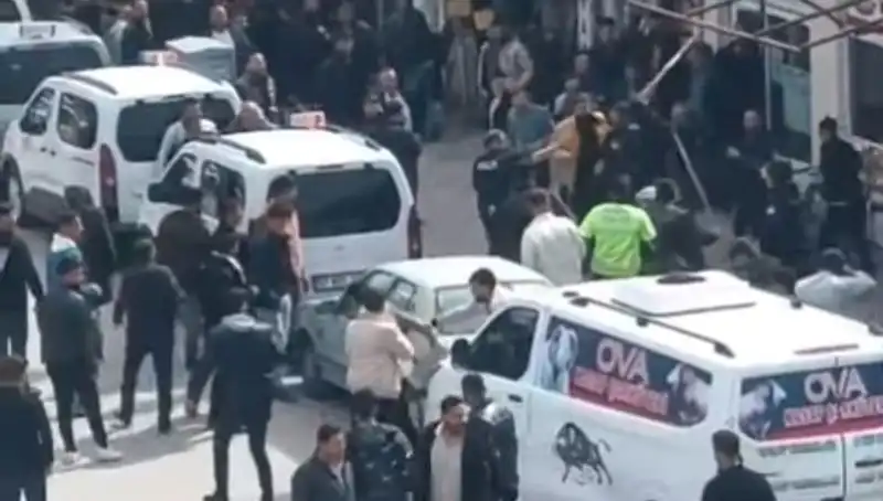 Erciş’te Taşlı Sopalı Çatışma: 7 Gözaltı, Olayların Ardındaki Neden Ne?