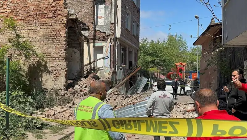 Fatih’teki Depremde Yıkılan Bina: Korkutan Olayın Ardındaki Gerçekler