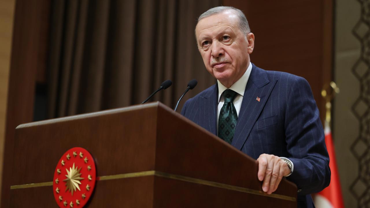 Cumhurbaşkanı Erdoğan'ın açıklamasına göre, Türkiye'de 1 günlük milli yas ilan edildi.