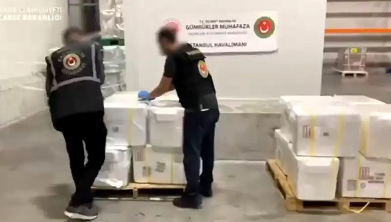 İstanbul Havalimanı'nda 455 Kilo Kokain Yakalandı: Uyuşturucu Kaçakçılarına Ağır Darbe