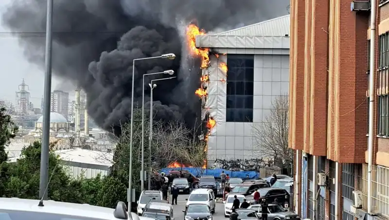 Başakşehir’de Sanayi Sitesinde Büyük Yangın: Olayın Sebepleri ve Son Durum