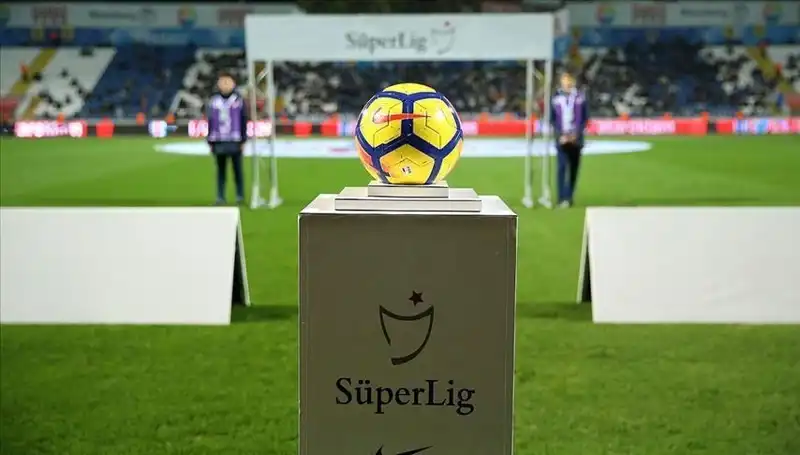 Süper Lig'de Pazar Ateşi: 2 Mart 2025'te Kritik Maçlar!