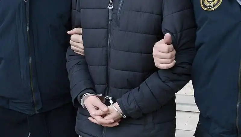Samsun’da Aranan Firari Hükümlü, Hırsızlık ve Silahlı Tehdit Suçlarıyla Yakalandı