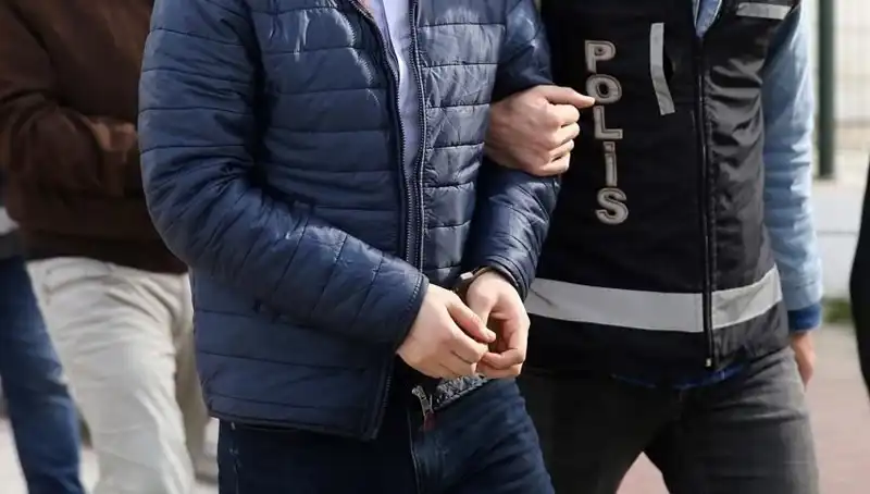 Hırsızlar Suçüstü: 5 Kişi Gece Yarısı Yakalayıp Tutukladı