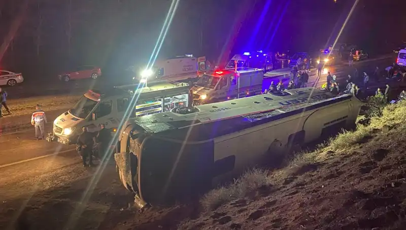 İşçi Servisi Şarampole Devrildi: 23 Yaralı, Olayın Detayları Şaşırttı