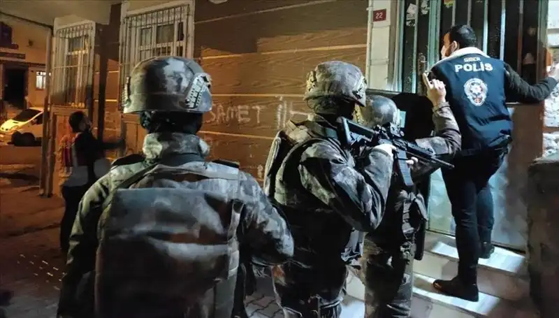 Adana’da Yoldaşlar Suç Örgütüne Yüzlerce Kişi Tutuklandı