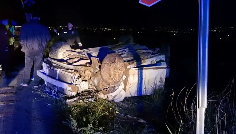 Otomobil Şarampole Devrildi: Korkunç Kaza İle Laçka Oldu