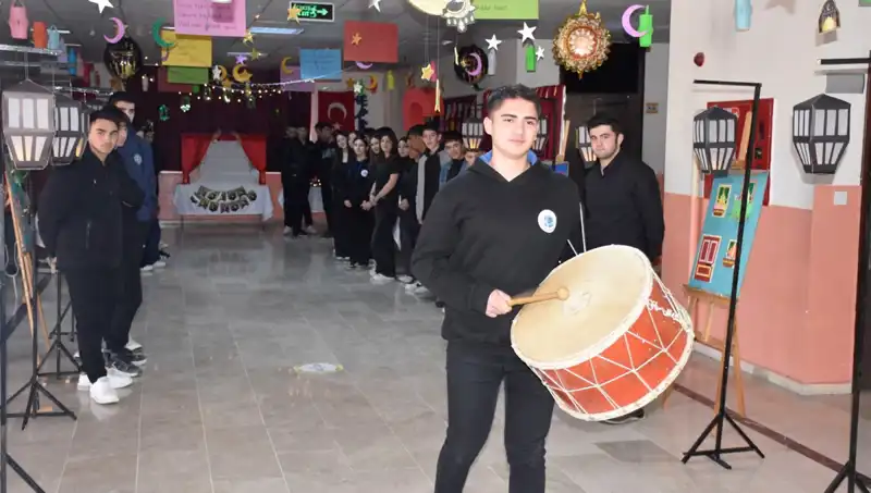 Ramazan Sokağı Açıldı: Öğrenciler Ramazanın Manevi Atmosferini Yaşıyor