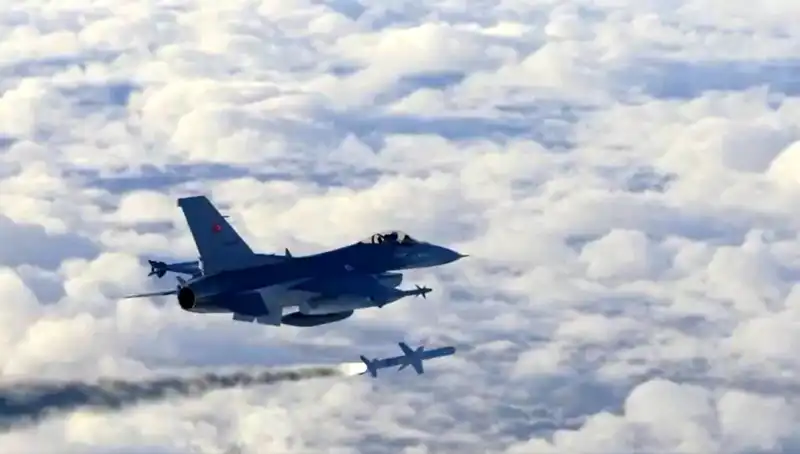 F-16 EDPOD Projesi: Kriz Döneminde Kritik Testleri Başarıyla Geçti!