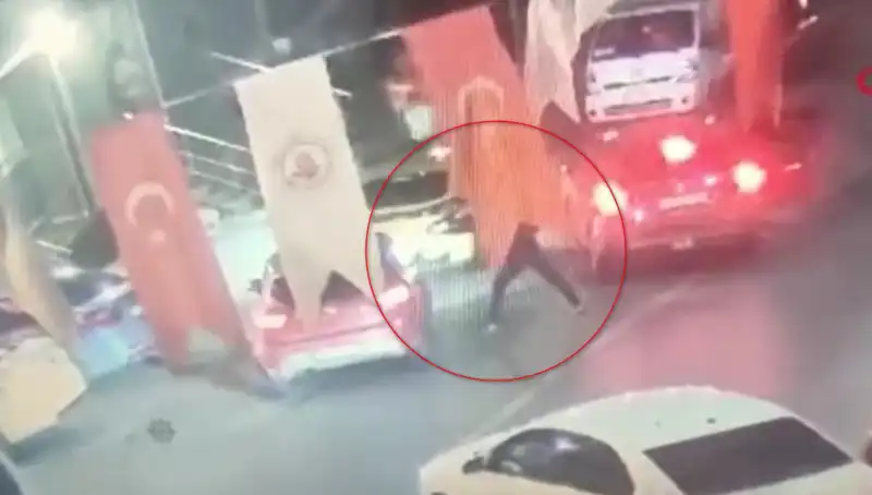 Genç Otomobil Sürücüsü Kurşun Yağmuruna Amaç Olursa