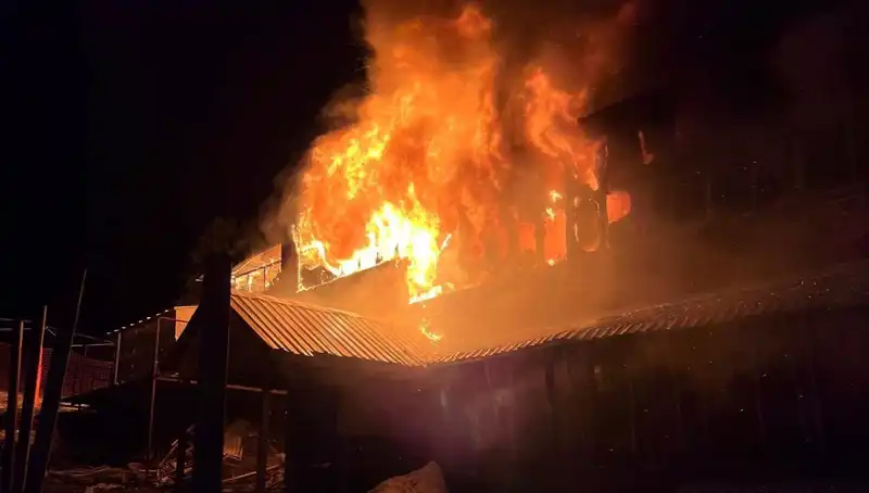 Uludağ'da Denetimle Kapatılan Otelde Yangın: 5 Kişi Yaralandı