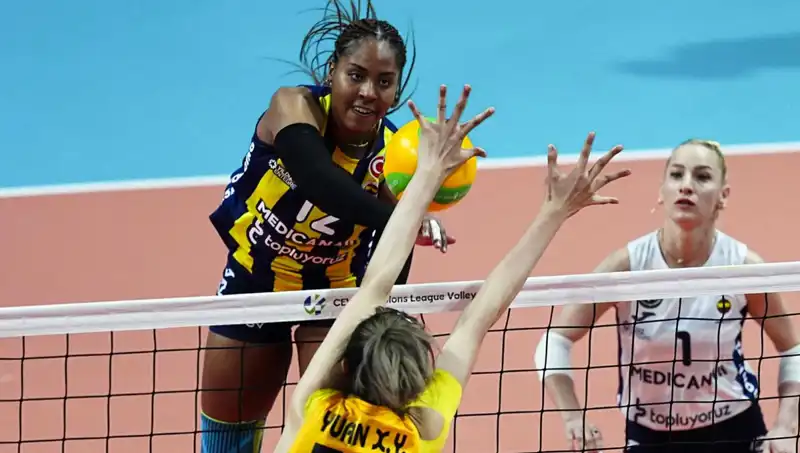 Avrupa’da Türk Derbisi: Fenerbahçe VakıfBank’ı Dominasyonla Geçti