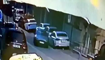 Esenyurt'ta Park Halindeki Araçlara Çarpıp Kaybolan Sürücü Aranıyor