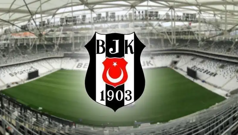 Beşiktaş Kulübü 122. Yıldönümünde Namağlup Şampiyonluğunu Kutluyor!