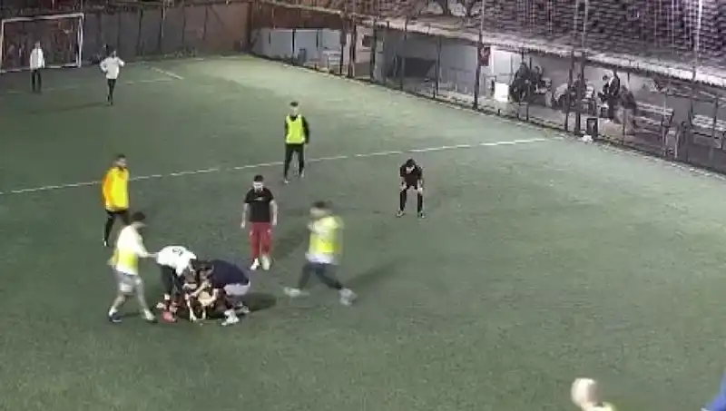 Türkiye’de İki Ayrı Halı Sahada Yaşanan Ölüm Olayları Ülke Gündemini Sarstı