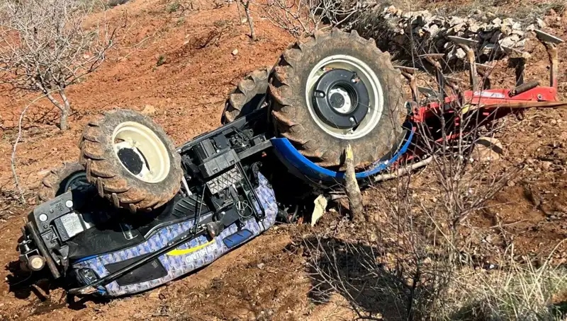 Siirt'te Devrilen Traktörde Korkunç Kaza: Sürücü Hayatını Kaybetti