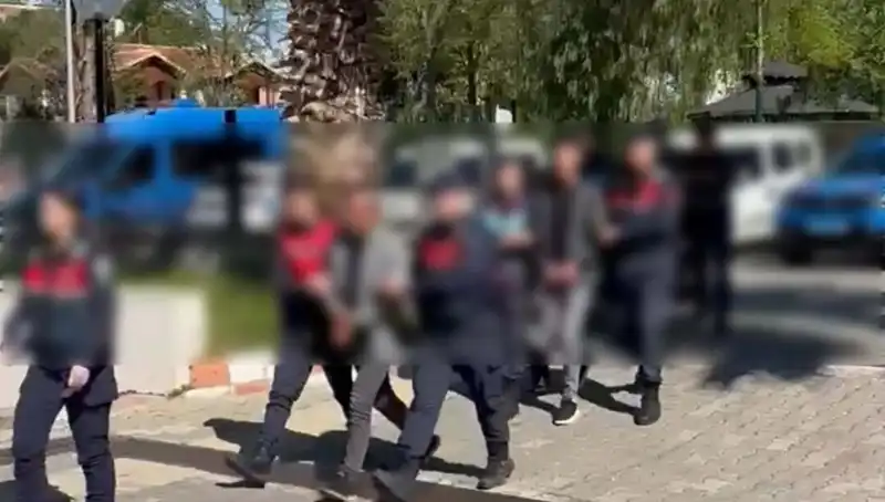 Aydın'da Dehşet Anları: Benzinle Yakmaya Çalıştıkları Adamın Hırsızlık İddiası!