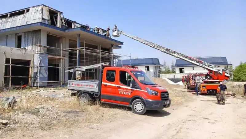 Ankara Gölbaşı'nda Yangın Paniği: Villalar Tehlike Altında!