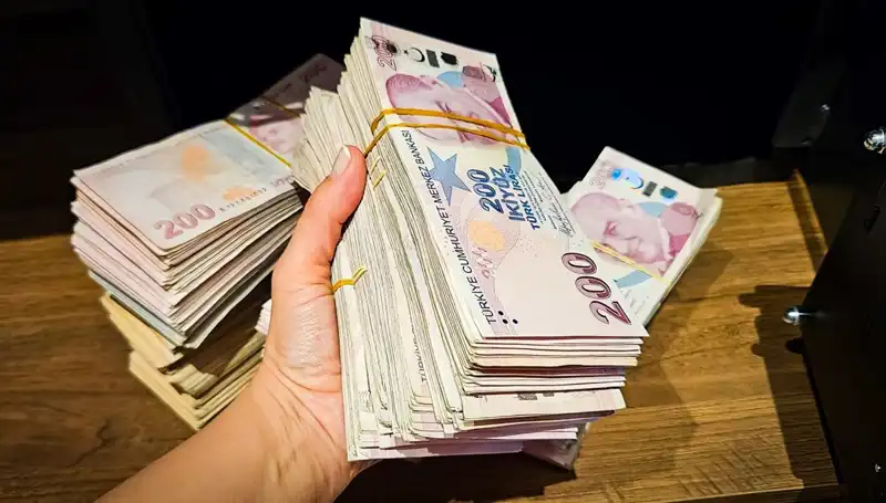 Mevduat Rekorları: Türkiye'de 12 Trilyon Liralık Tasarruf Hedefi!