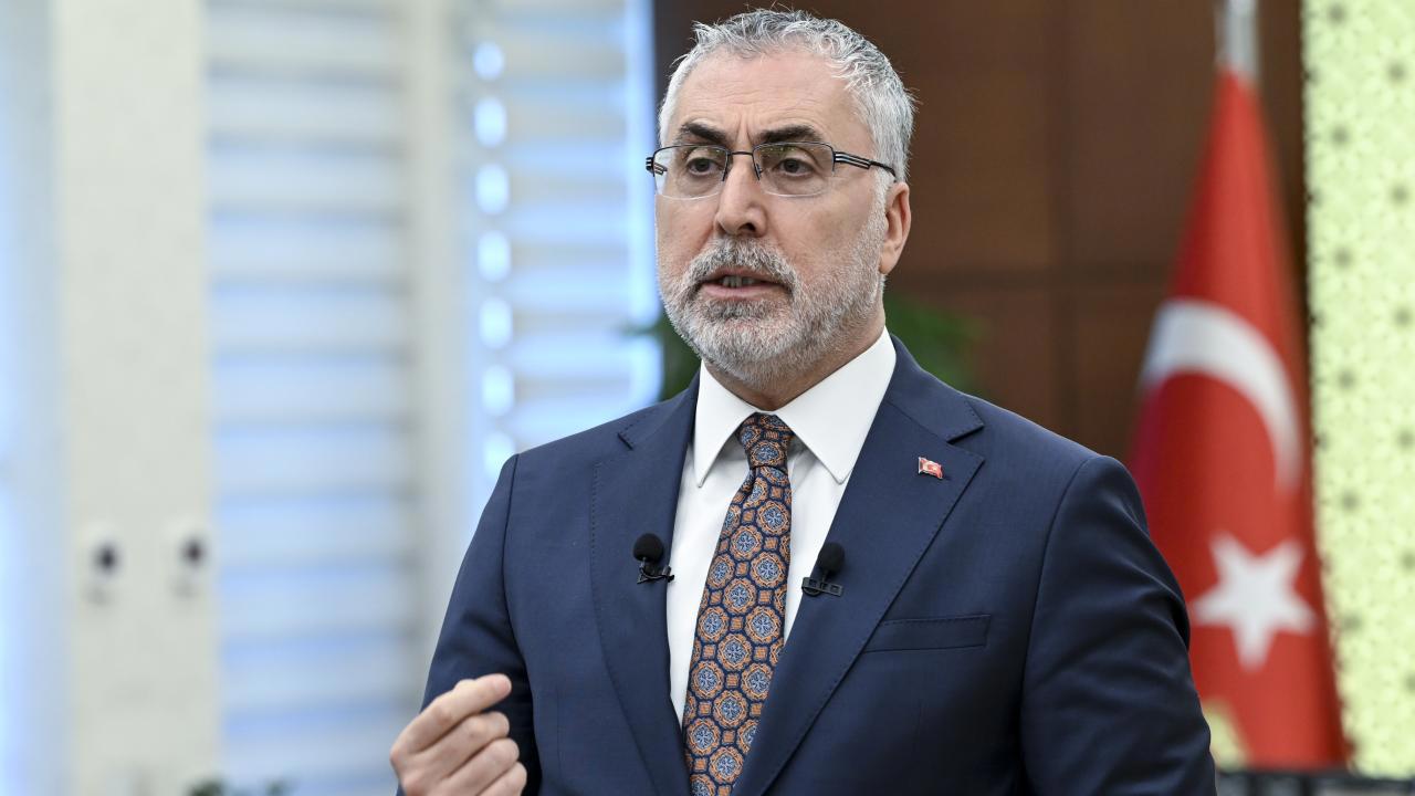 Bakan Işıkhan, Asgari Ücrette İyileştirmeyi Değerlendiriyor
