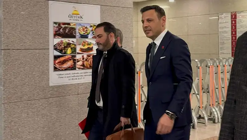 Özgür Çelik, CHP İstanbul İl Başkanlığı'nda Yaşanan Gelişmeleri Açıkladı!