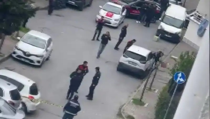 Yolda Yürüyen Genç, Kurşun Yağmuruna Tutulmanın Şokunu Yaşadı