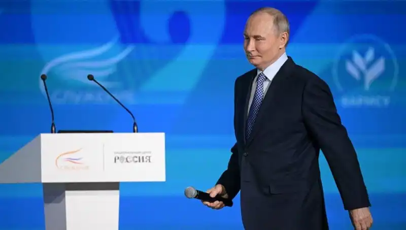 Rusya’da “Yabancı Ajan” Yasası: Putin İmzayı Attı, Sonrası Ne Olacak?
