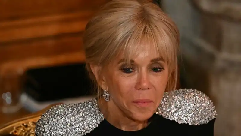 First Lady Davasında Şok Gelişme: "Erkek Olarak Doğdu" İfadesi Beraat Aldı