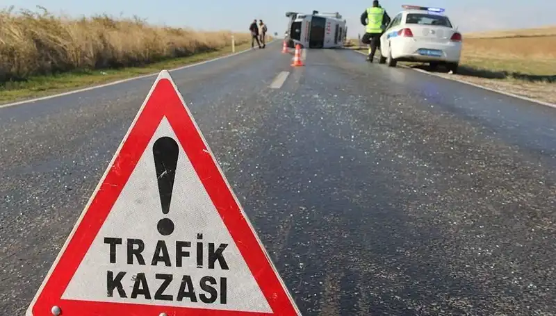Niğde'de Zincirleme Kaza: 16 Kişi Yaralandı, Hayat Durma Noktasına Geldi!