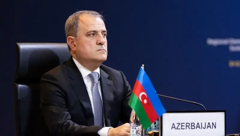 Azerbaycan ve Ermenistan Anlaşma Metninde Tarihi Uzlaşmayı Sağladı