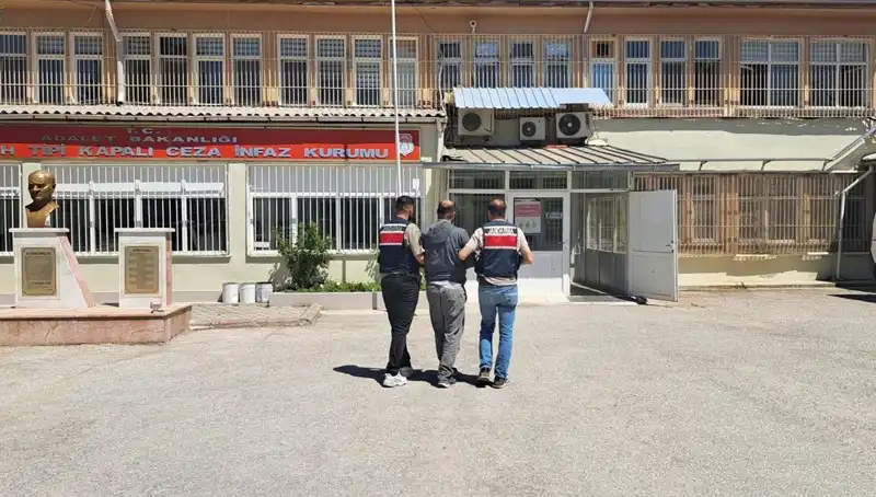 Kırmızı Bültenle Aranan Şüpheli Eskişehir’de Yakalandı: Polisin Başarılı Operasyonu