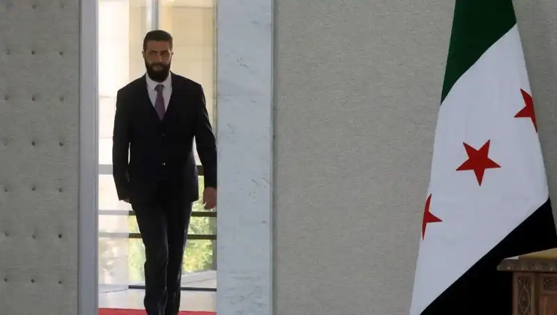 Fransa’nın Yeni Suriye Politikasında Şara-Macron Zirvesinin Önemi Nedir?