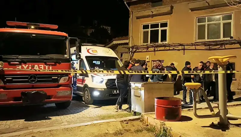Gizemli Yangında Yaşlı Adamın Cansız Bedeni Bulundu